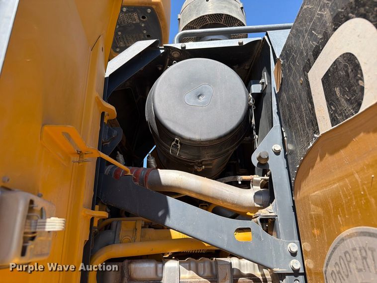 image for item EW7550 2017 John Deere 672G motor grader