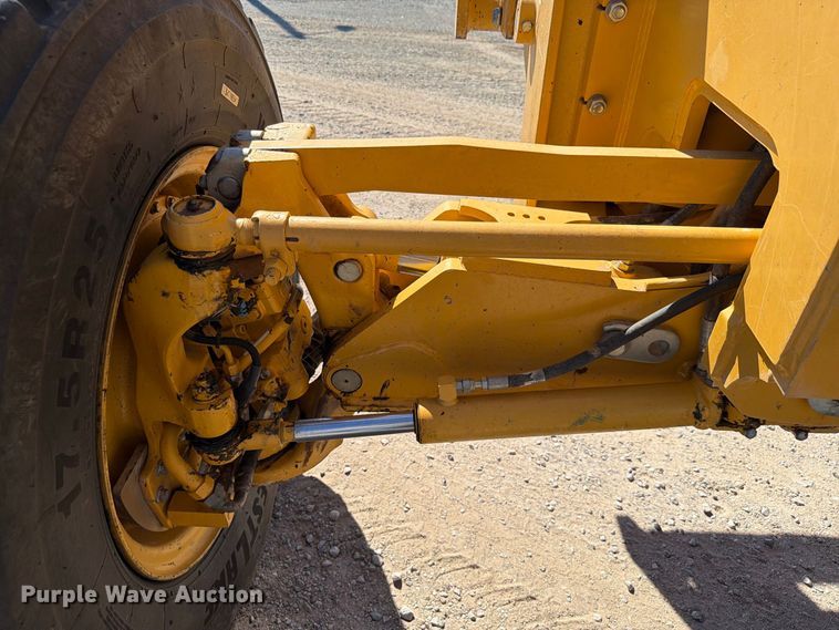 image for item EW7550 2017 John Deere 672G motor grader