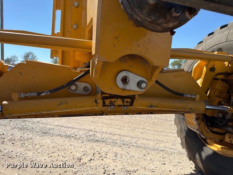 image for item EW7550 2017 John Deere 672G motor grader