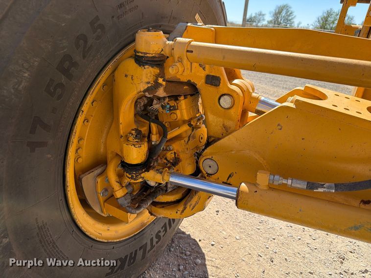 image for item EW7550 2017 John Deere 672G motor grader