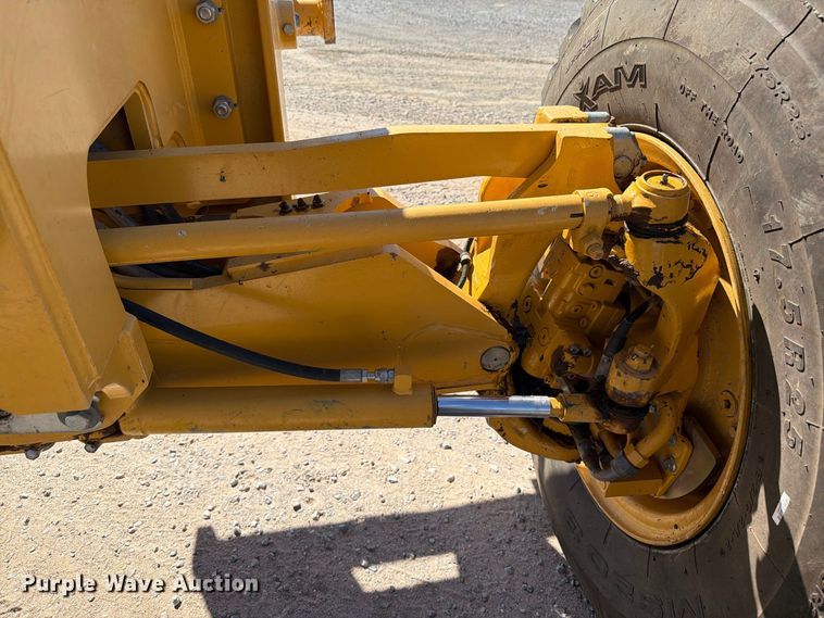 image for item EW7550 2017 John Deere 672G motor grader