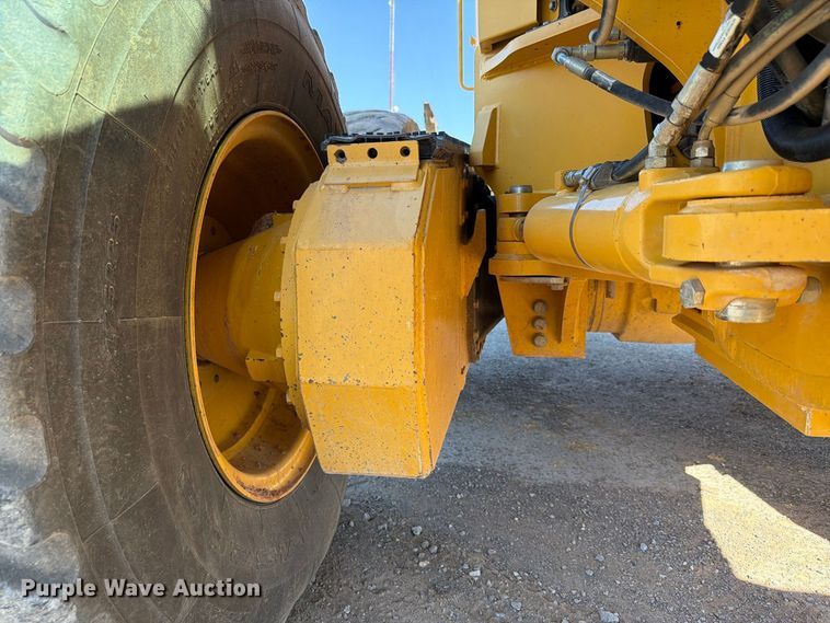image for item EW7550 2017 John Deere 672G motor grader