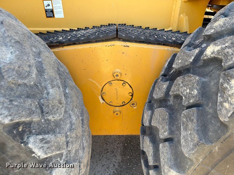 image for item EW7550 2017 John Deere 672G motor grader