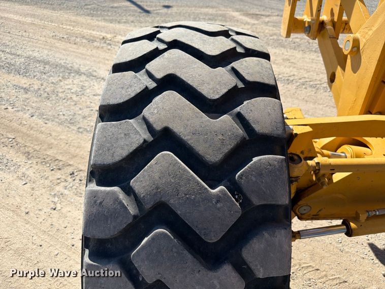 image for item EW7550 2017 John Deere 672G motor grader