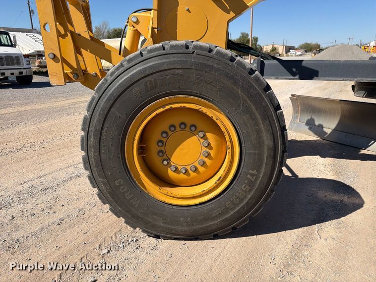 image for item EW7550 2017 John Deere 672G motor grader