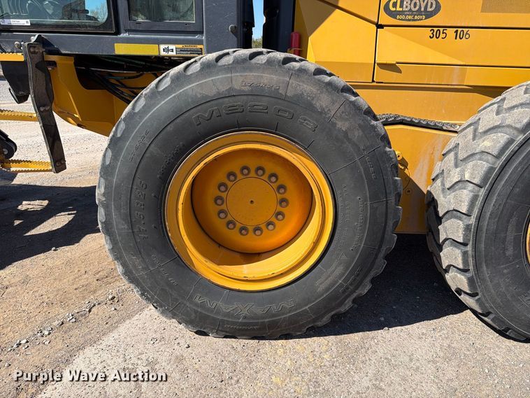 image for item EW7550 2017 John Deere 672G motor grader