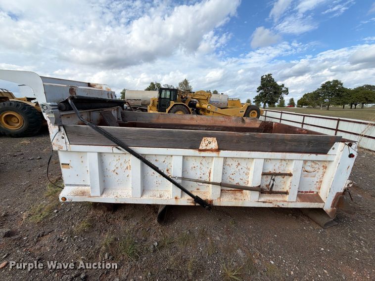 image for item EW7562 McClain Galion 502F dump bed