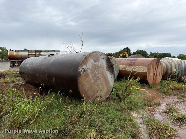 image for item EW7573 (4) tanks