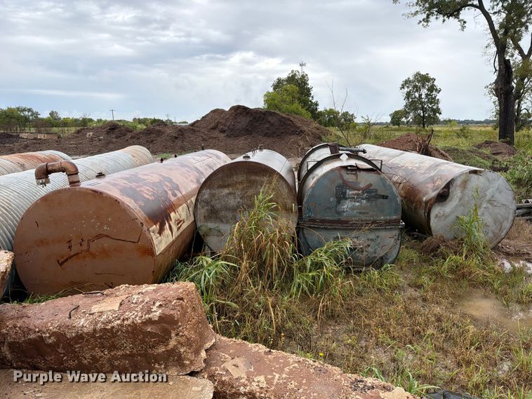 image for item EW7573 (4) tanks