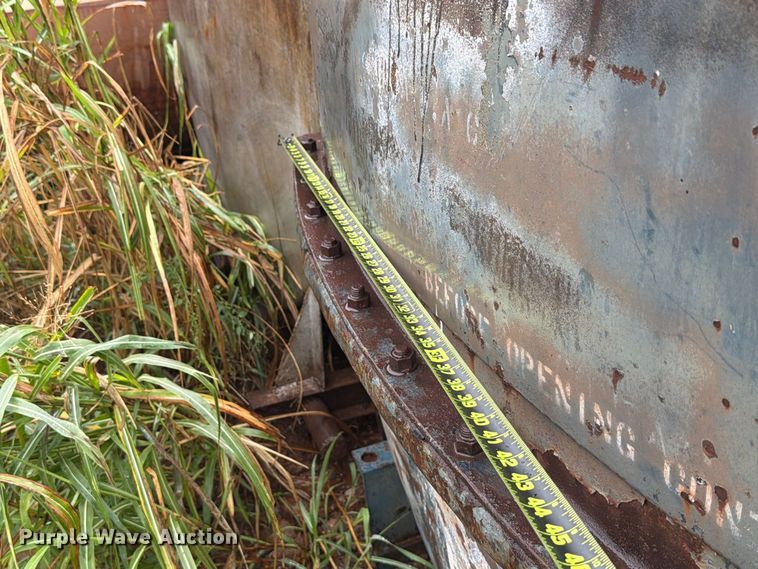 image for item EW7573 (4) tanks