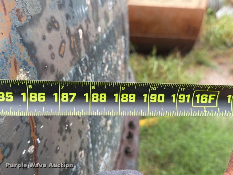 image for item EW7573 (4) tanks