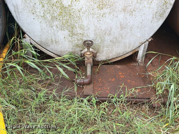image for item EW7573 (4) tanks