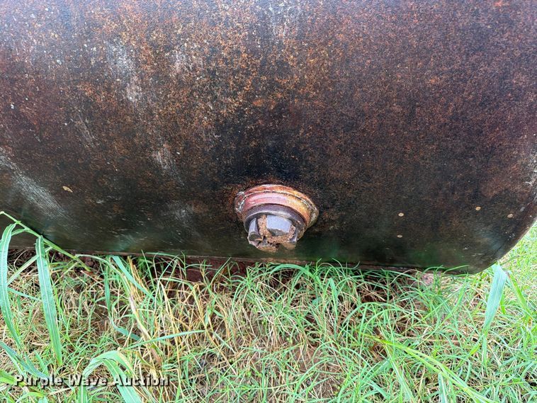 image for item EW7573 (4) tanks