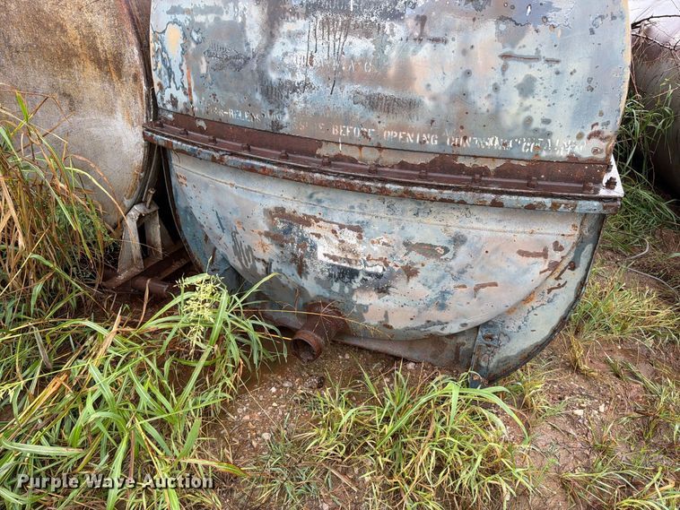 image for item EW7573 (4) tanks