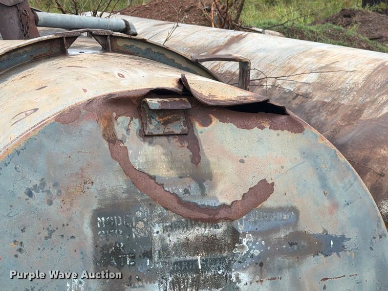 image for item EW7573 (4) tanks