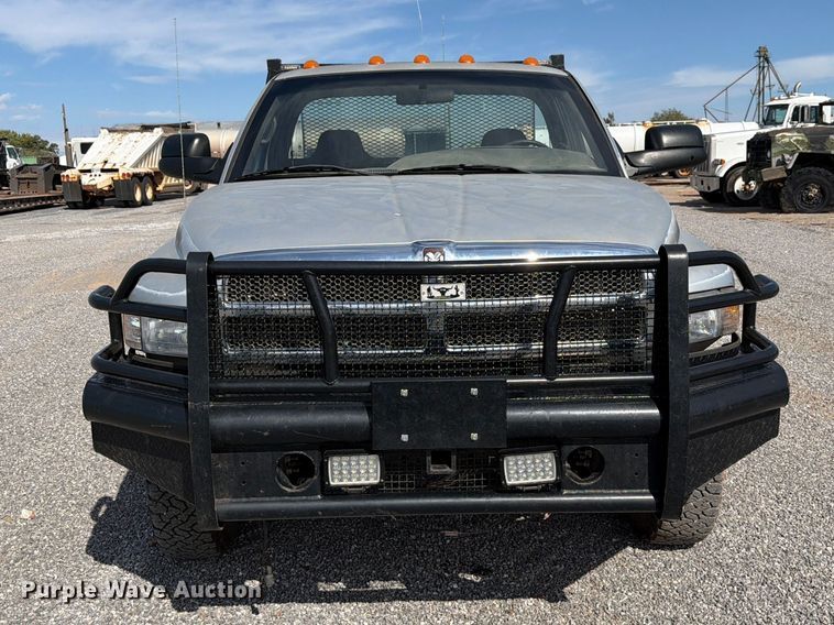 image for item EW7584 2002 Dodge Ram 3500 flatbed truck