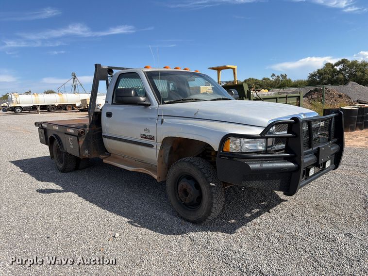 image for item EW7584 2002 Dodge Ram 3500 flatbed truck
