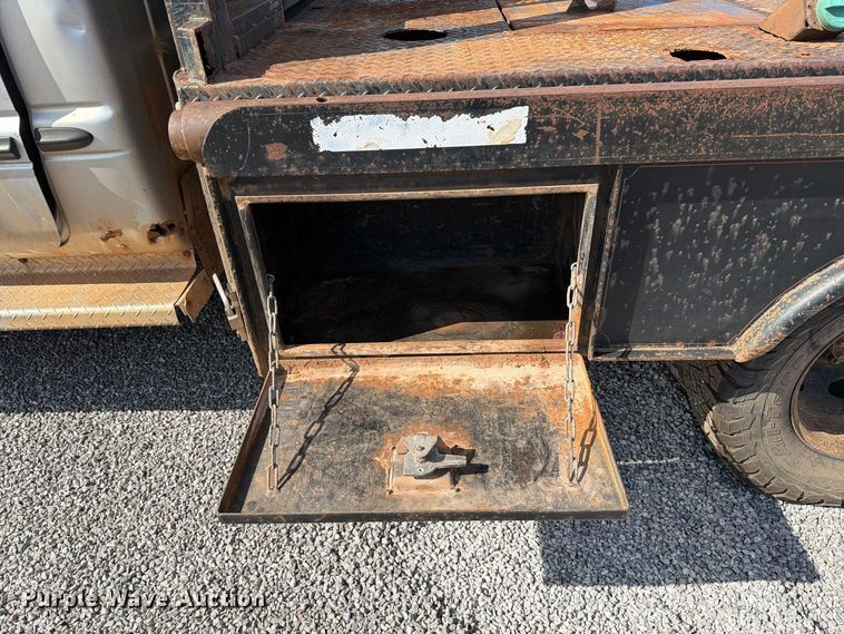 image for item EW7584 2002 Dodge Ram 3500 flatbed truck