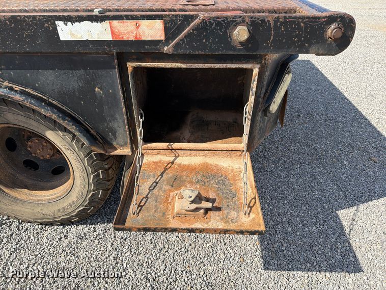 image for item EW7584 2002 Dodge Ram 3500 flatbed truck