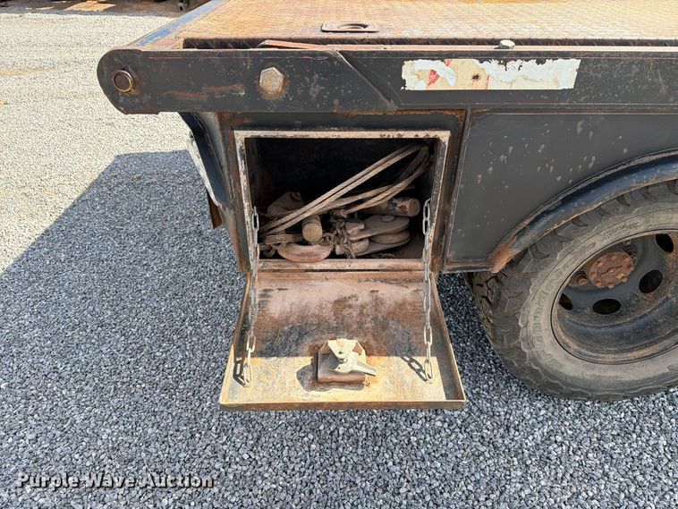image for item EW7584 2002 Dodge Ram 3500 flatbed truck