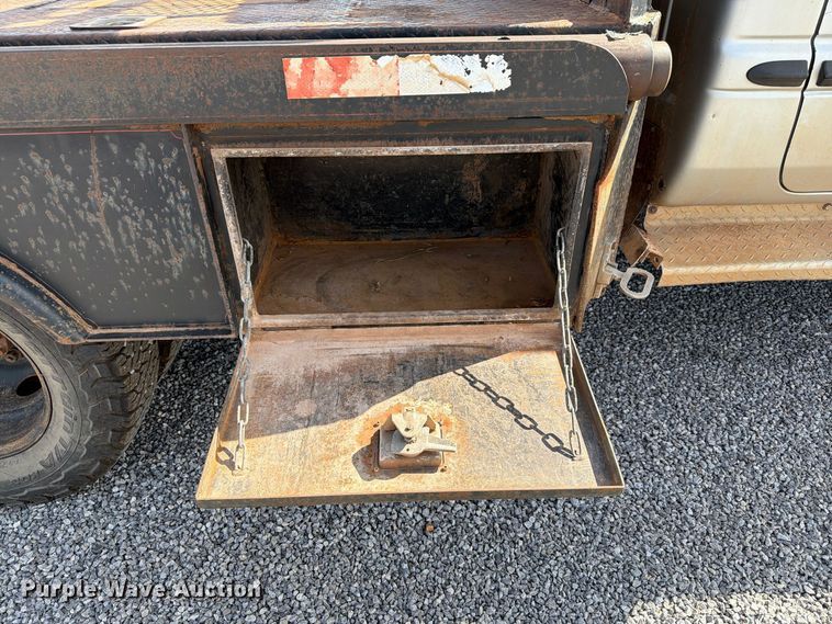 image for item EW7584 2002 Dodge Ram 3500 flatbed truck