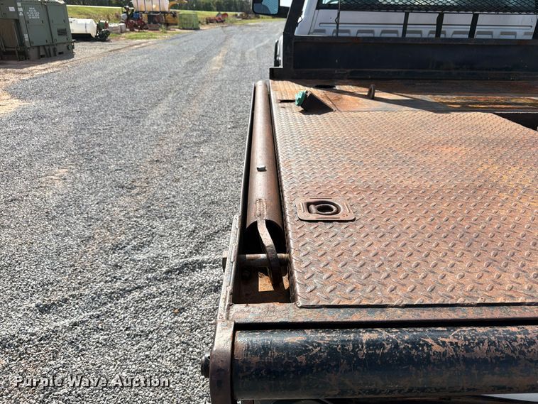 image for item EW7584 2002 Dodge Ram 3500 flatbed truck
