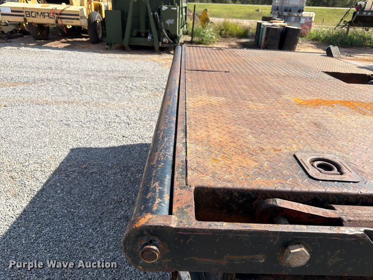 image for item EW7584 2002 Dodge Ram 3500 flatbed truck