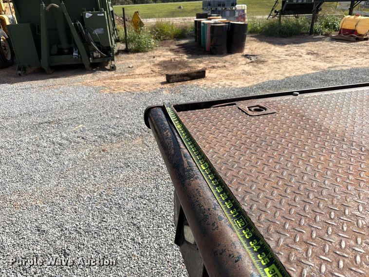 image for item EW7584 2002 Dodge Ram 3500 flatbed truck