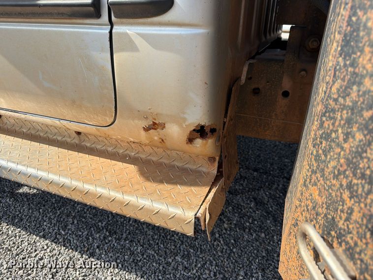 image for item EW7584 2002 Dodge Ram 3500 flatbed truck