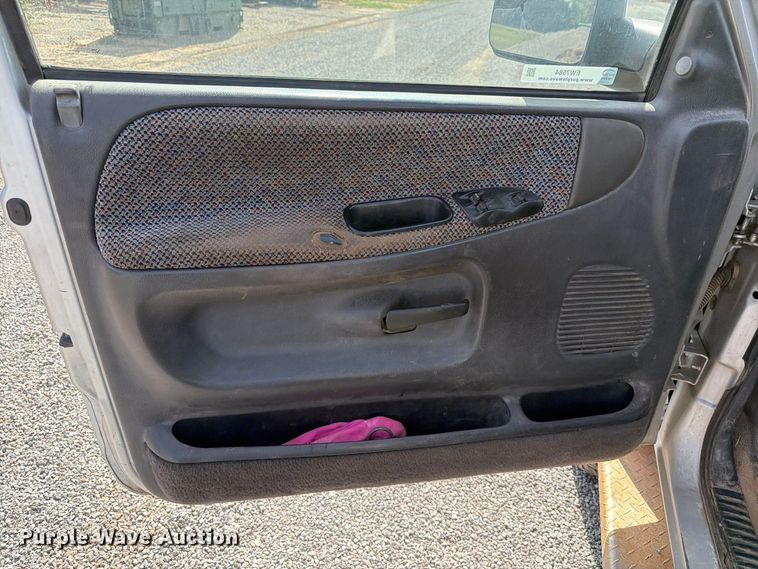 image for item EW7584 2002 Dodge Ram 3500 flatbed truck