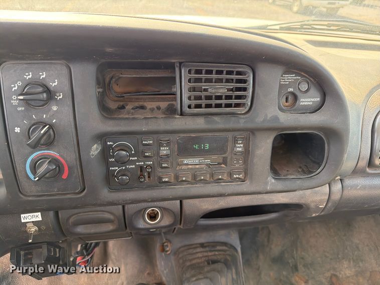 image for item EW7584 2002 Dodge Ram 3500 flatbed truck