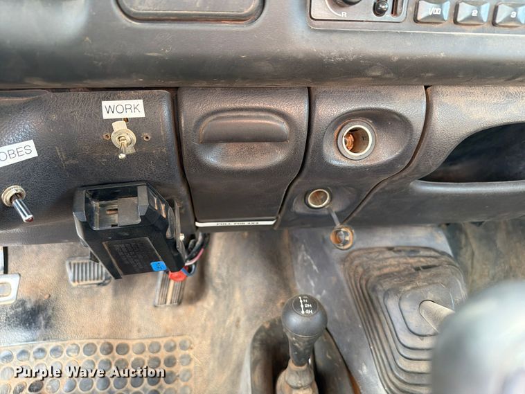 image for item EW7584 2002 Dodge Ram 3500 flatbed truck