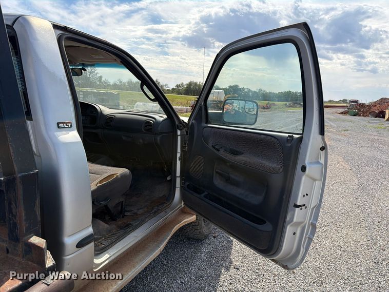 image for item EW7584 2002 Dodge Ram 3500 flatbed truck