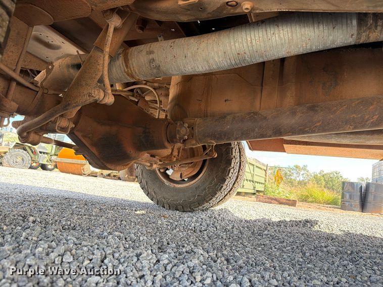 image for item EW7584 2002 Dodge Ram 3500 flatbed truck
