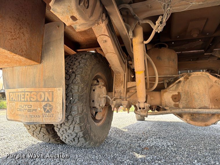 image for item EW7584 2002 Dodge Ram 3500 flatbed truck