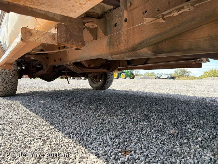 image for item EW7584 2002 Dodge Ram 3500 flatbed truck