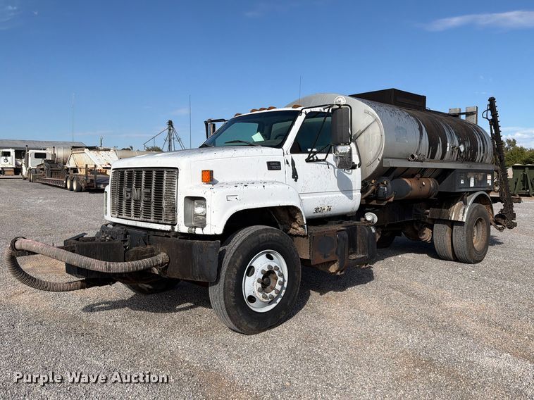 image for item EW7589 2002 GMC C7500 oil distributor truck