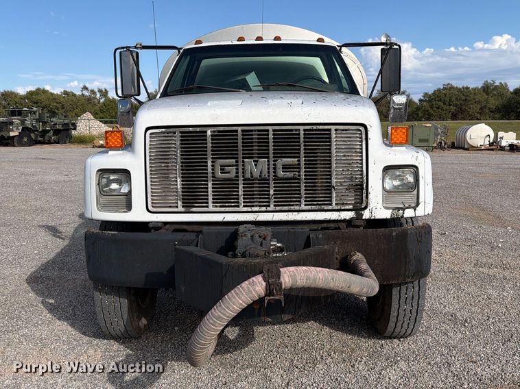 image for item EW7589 2002 GMC C7500 oil distributor truck