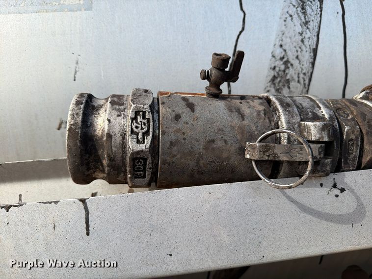 image for item EW7589 2002 GMC C7500 oil distributor truck