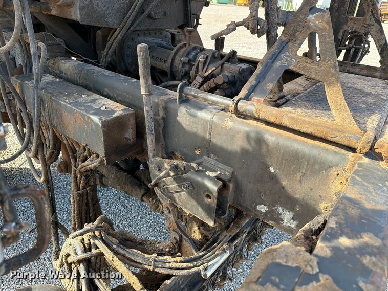 image for item EW7589 2002 GMC C7500 oil distributor truck