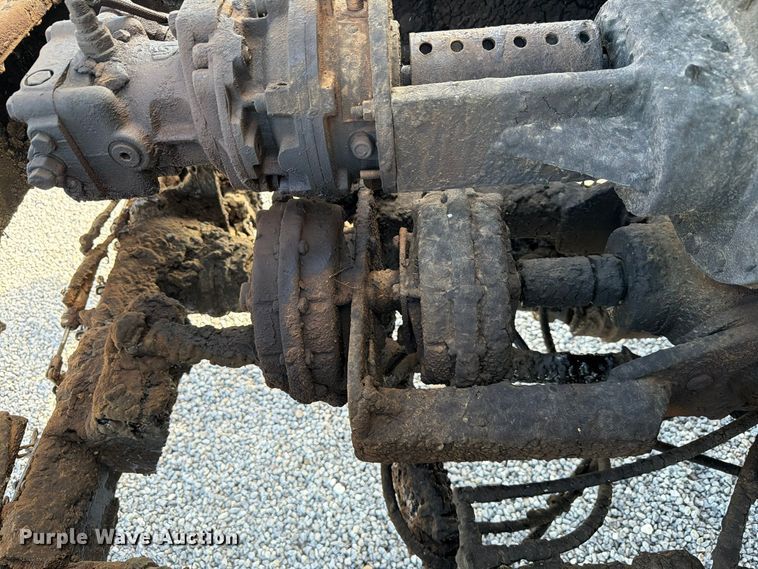 image for item EW7589 2002 GMC C7500 oil distributor truck