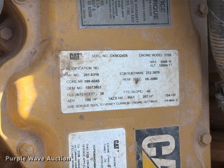 image for item EW7589 2002 GMC C7500 oil distributor truck