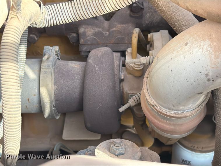 image for item EW7589 2002 GMC C7500 oil distributor truck