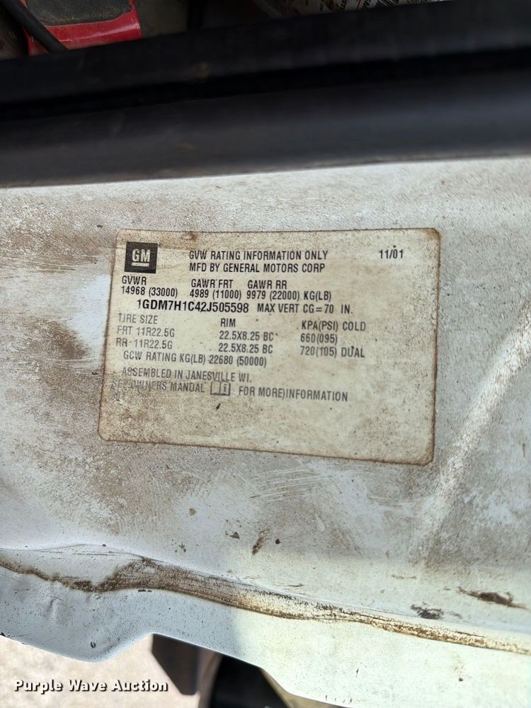 image for item EW7589 2002 GMC C7500 oil distributor truck