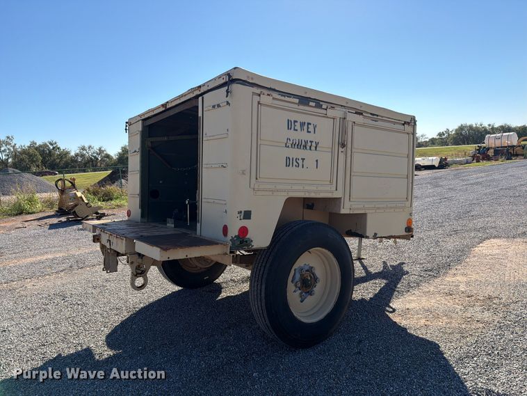 image for item EW7592 Utility trailer