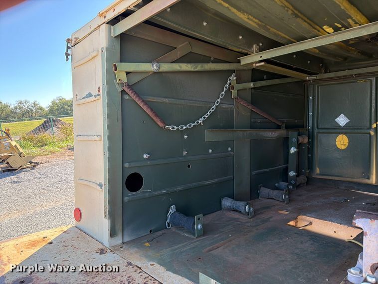 image for item EW7592 Utility trailer