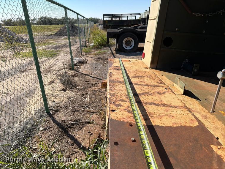 image for item EW7592 Utility trailer