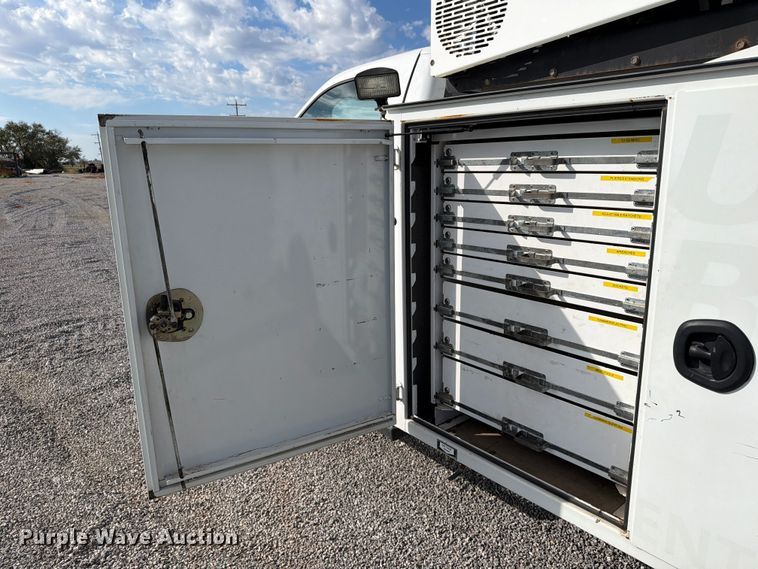 image for item EW7593 2015 Ford F550 Super Duty utility / service truck