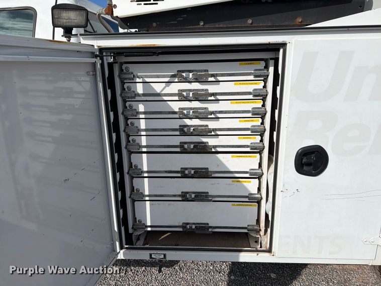 image for item EW7593 2015 Ford F550 Super Duty utility / service truck