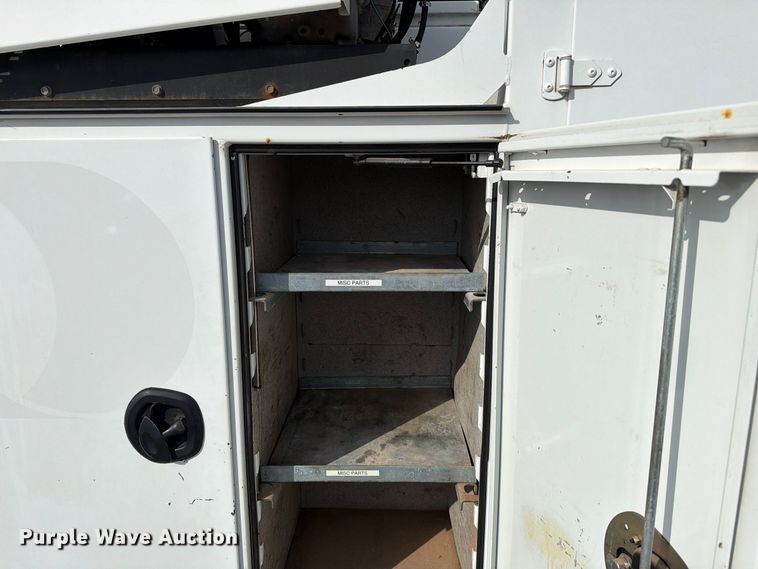 image for item EW7593 2015 Ford F550 Super Duty utility / service truck